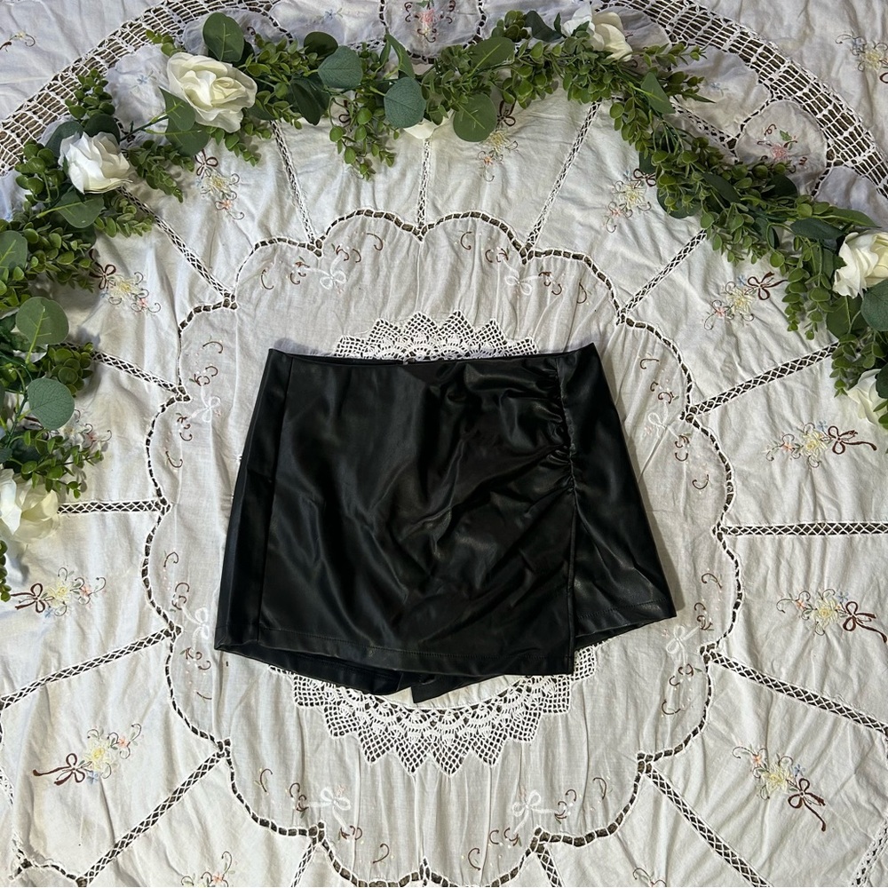 Windsor Black Faux Leather Skort